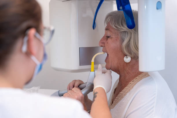 Best Walk-In Emergency Dentist in Malone, FL